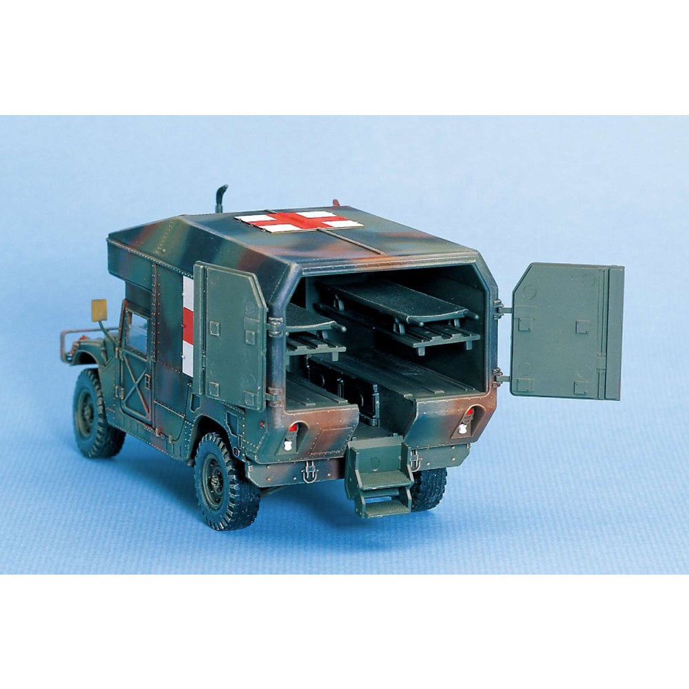 Academy 13243 US M977 Maxi Ambulance 1:35 Model Kit