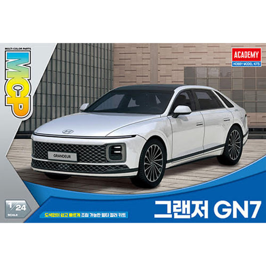 Academy 15620 Hyundai Grandeur GN7 Luxury Saloon Car 1:24 Model Kit