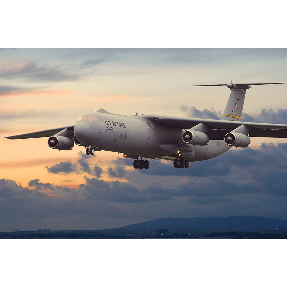 Roden ROD325 Lockheed C-141B Starlifter 1:144 Model Kit