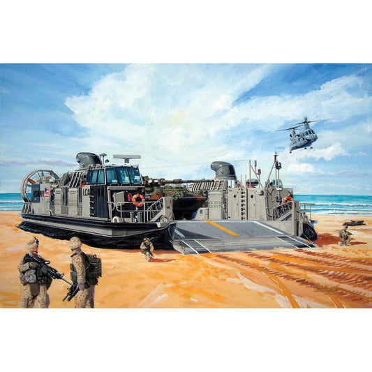 Trumpeter 107 LCAC Landing Craft Air Cushion USMC 1:144 Model Kit