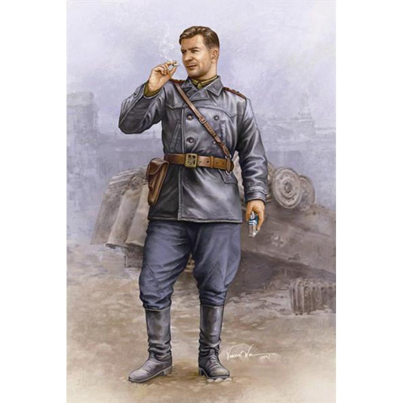 Trumpeter 702 Soviet WWII Tank Crew Figure 1:16 Model Kit