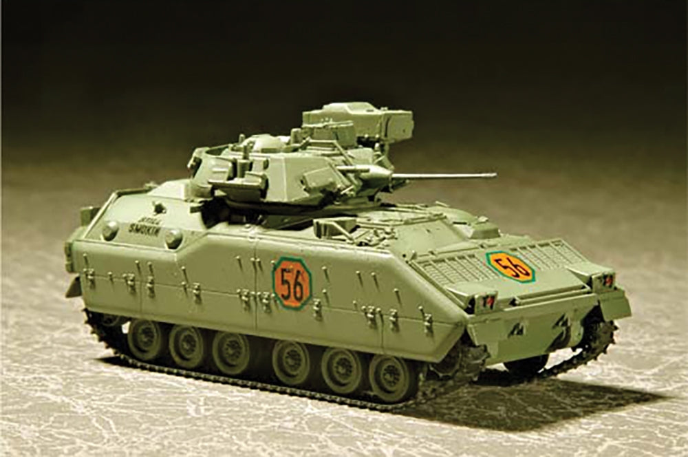Trumpeter 7295 M2A0 Bradley Fighting Vehicle 1:72 Model Kit