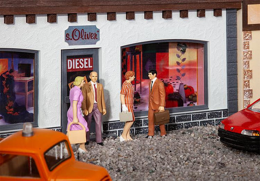 Pola Passers By (4) Figure Set PO331504 G Scale