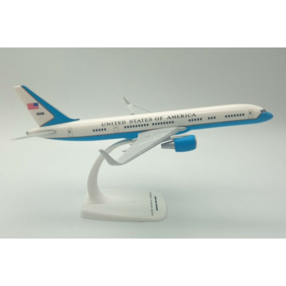 PPC Holland USAF United States of America B757-200 1:200 Model Plane