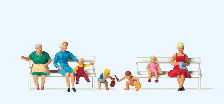 Preiser 10051 Women (3) and Children (4) on Benches Exclusive Figure Set HO