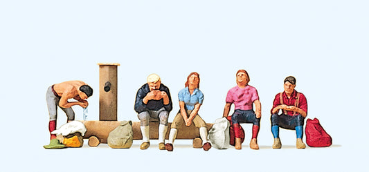 Preiser 10443 Hikers by the Cattle Trough (5) Exclusive Figure Set HO