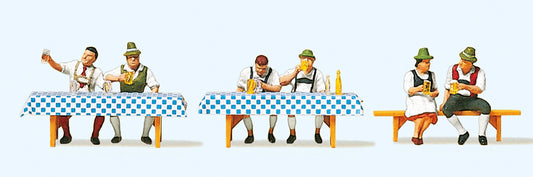 Preiser 10447 At the Oktoberfest (6) Exclusive Figure Set HO