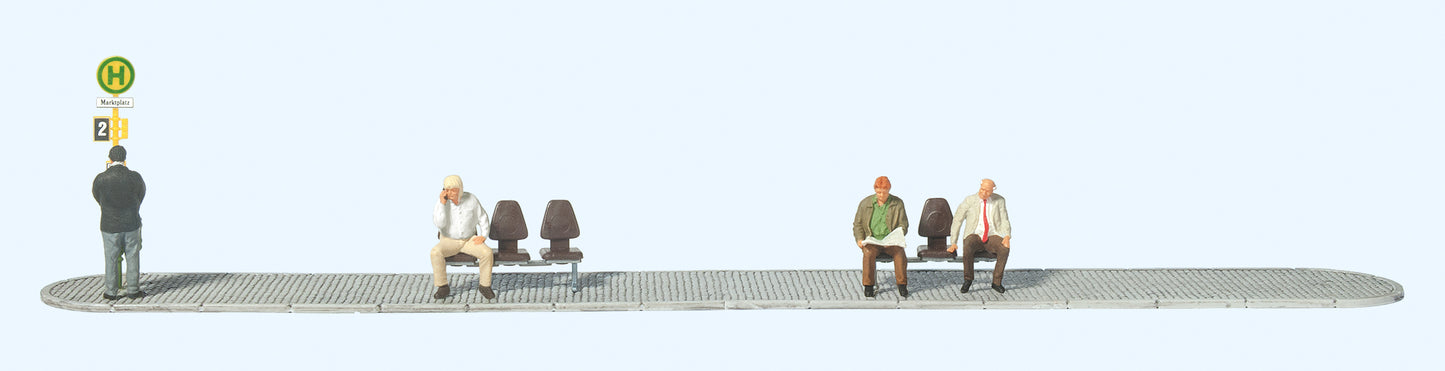 Preiser 10706 Waiting at the Bus/Tram Stop (4) Exclusive Figure Set HO