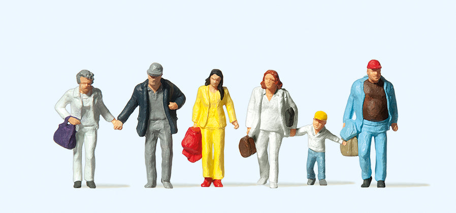 Preiser 14042 Walking Passers By (6) Standard Figure Set HO
