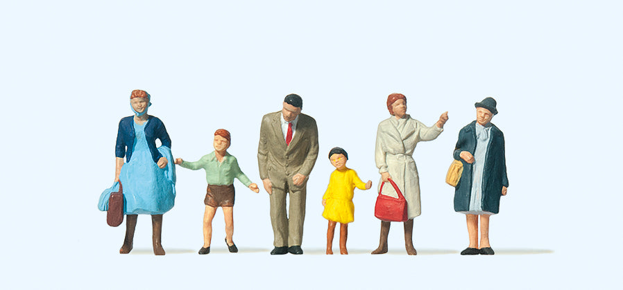 Preiser 14069 Passers By (6) Standard Figure Set HO