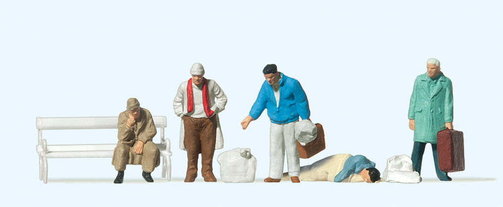 Preiser 14119 In Front of the Railway Station (5) Standard Figure Set HO