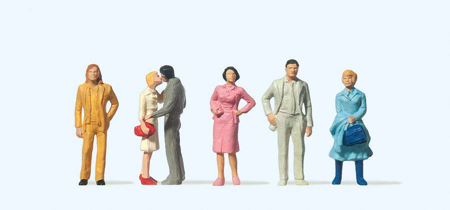 Preiser 14137 Pedestrians (6) Standard Figure Set HO