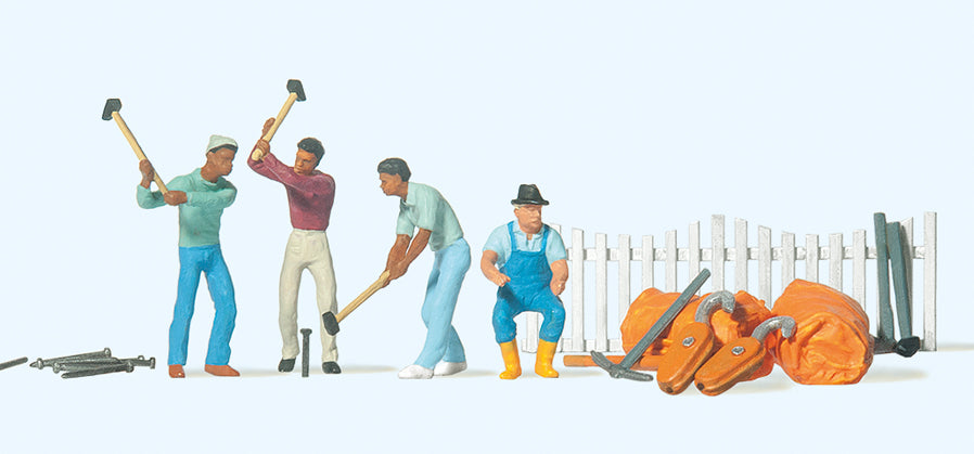 Preiser 20264 Circus Workers (3) and Driver Figure Set HO