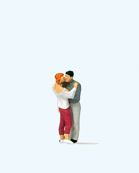 Preiser 28122 Kissing Couple Figure HO