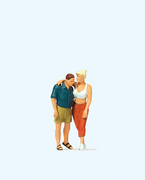 Preiser 28136 Couple Standing Figure HO