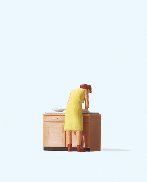 Preiser 28145 Woman Doing the Dishes Figure Set HO