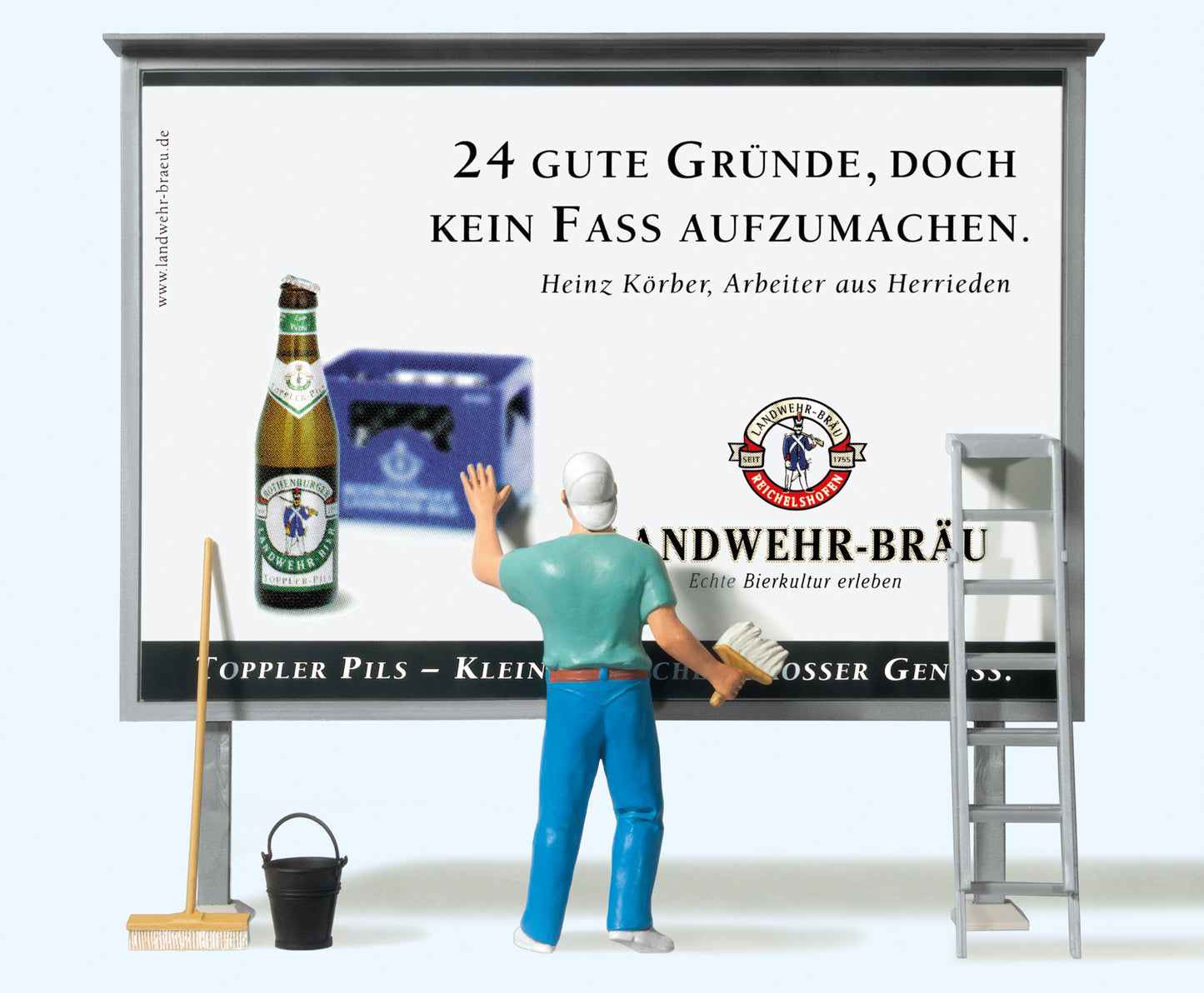 Preiser 45126 Worker Putting up Billboard Figure Set G Gauge