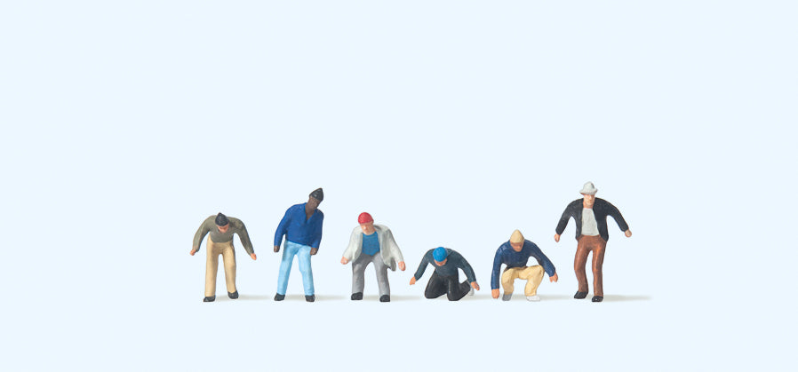 Preiser 79102 Workers Crouching (6) Figure Set N Gauge