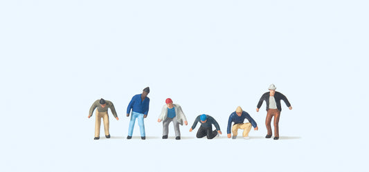 Preiser 79102 Workers Crouching (6) Figure Set N Gauge