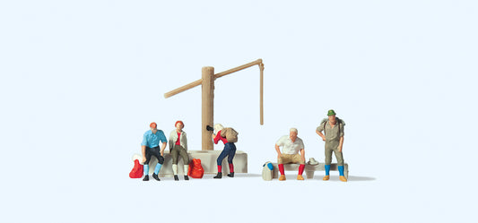 Preiser 79161 People Resting by Village Fountain (5) Figure Set N Gauge