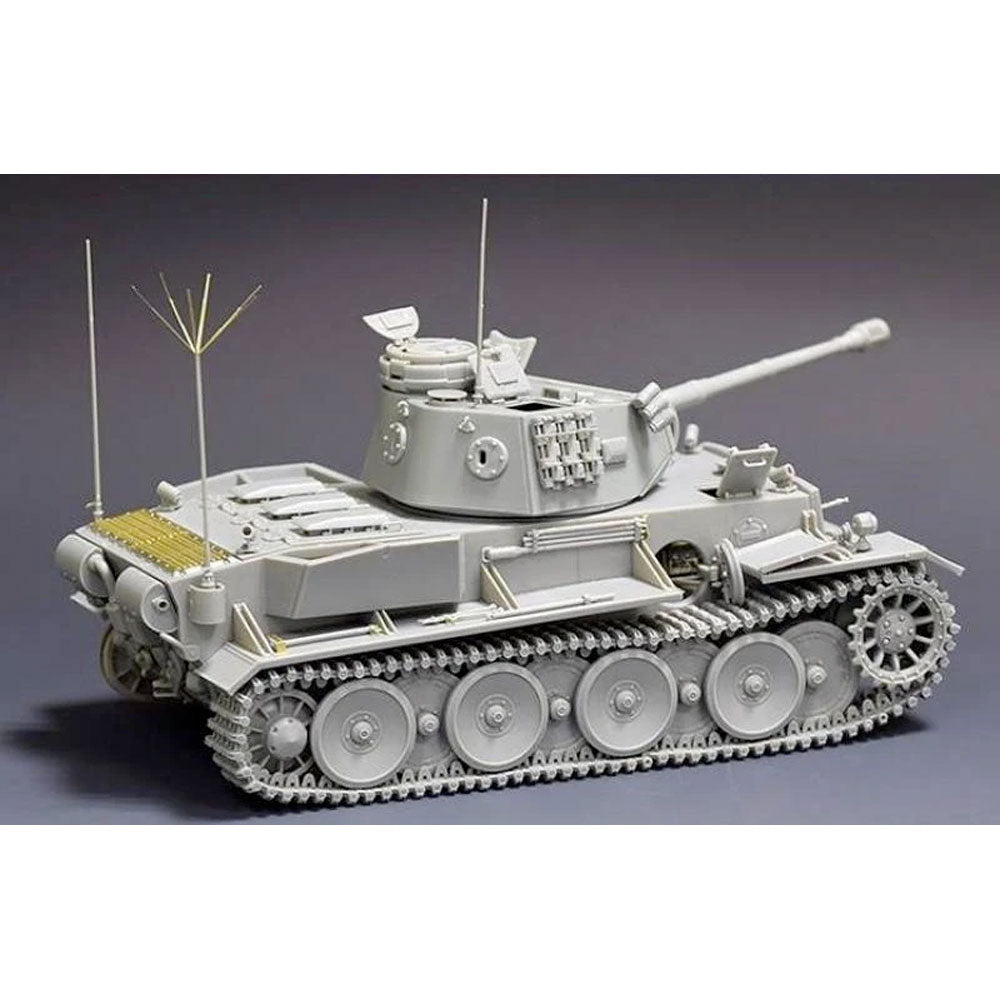 Revosys 3001 Pz.Kpfw.VI Ausf C/B (VK36.01) Tank 1:35 Plastic Model Tank Kit