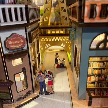 Revell 00539 Tiny Adventures: Paris Book Nook