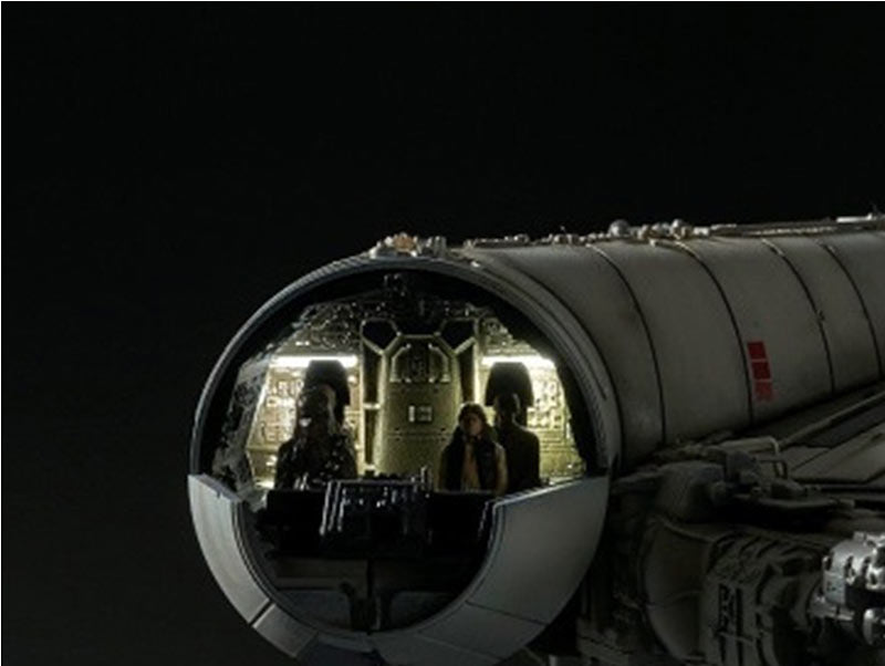 BANDAI Star Wars 'Millennium Falcon' - Perfect Grade Model Kit 01206