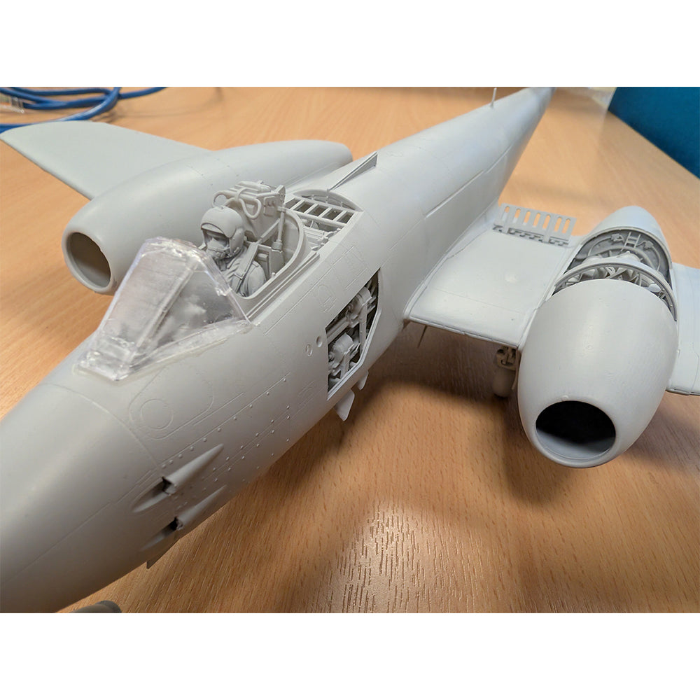 Revell 03779 Gloster Meteor F.8/FR.9 - First Edition 1:32 Model Kit