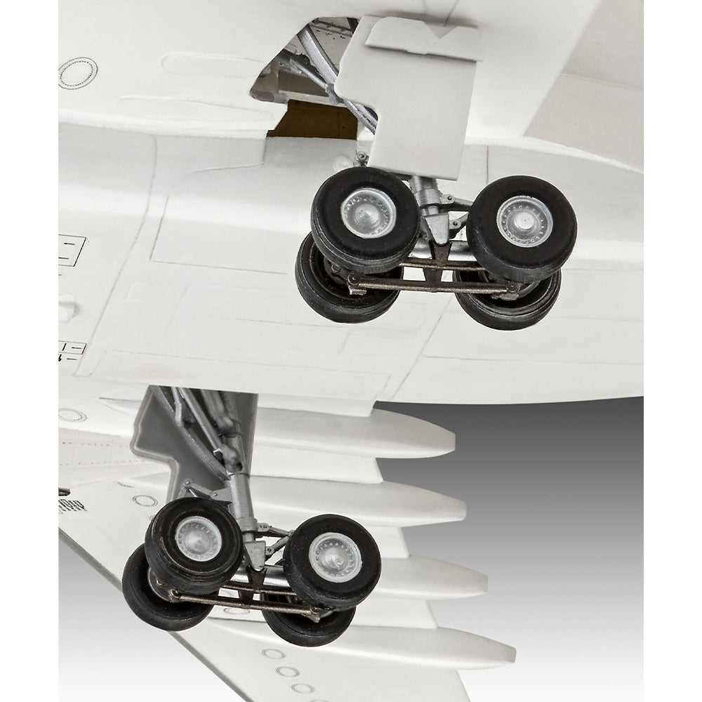 Revell 03816 Airbus A330-300 Lufthansa New Livery 1:144 Model Kit