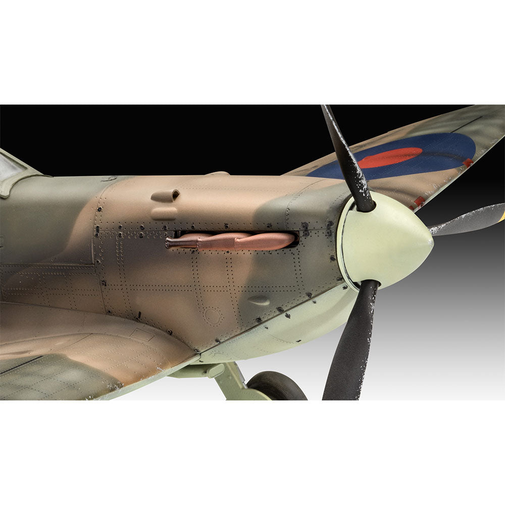 REVELL Gift Set Spitfire Mk.II Aces High 35th Aniv 1:32 Aircraft Model Kit 05688