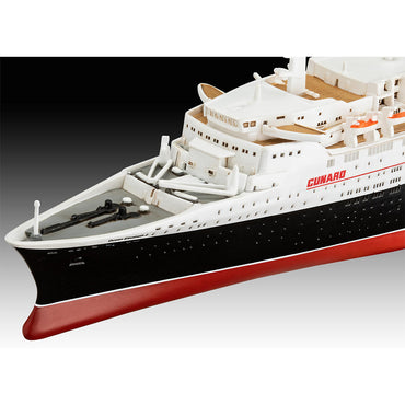 Revell 05806 Queen Elizabeth II 1:1200 Model Kit
