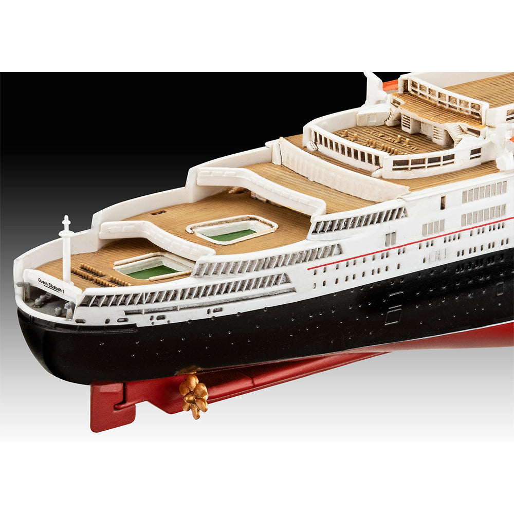 Revell 05806 Queen Elizabeth II 1:1200 Model Kit