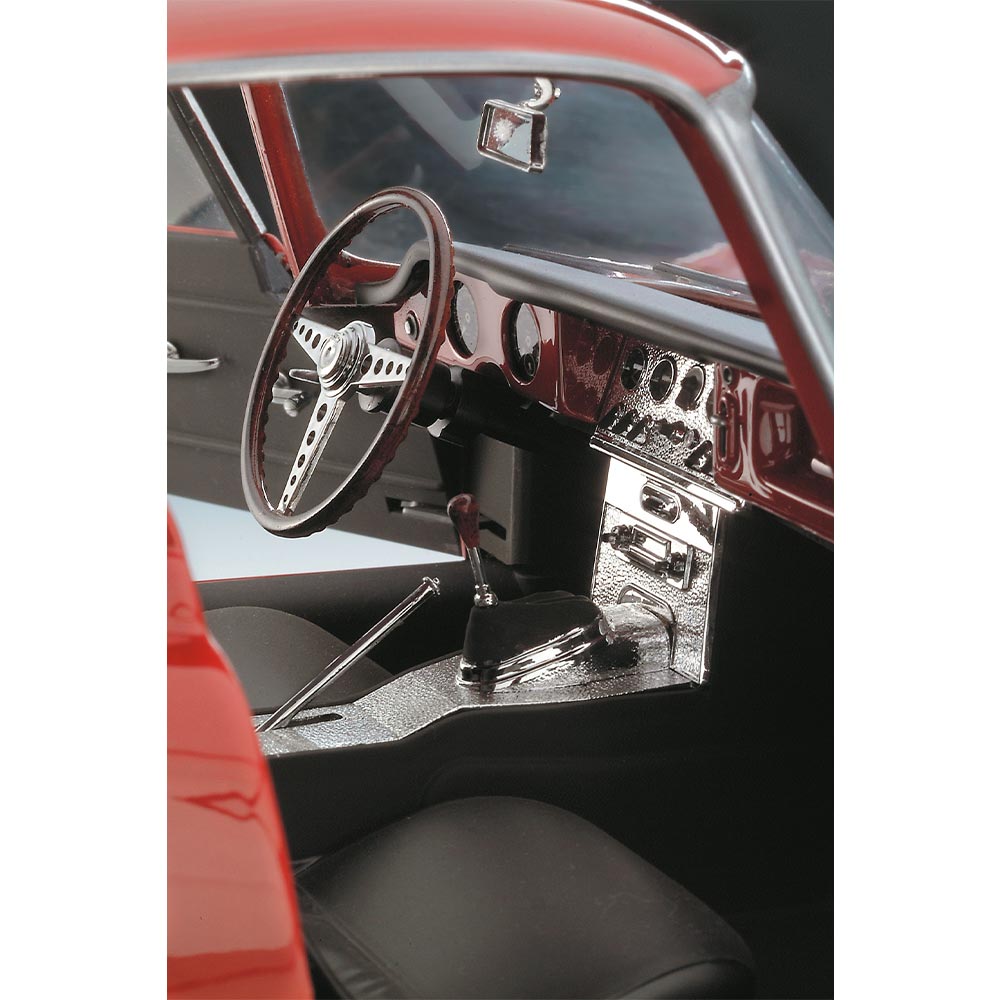 Revell 07717 Jaguar E-Type 1:8 Car Model Kit