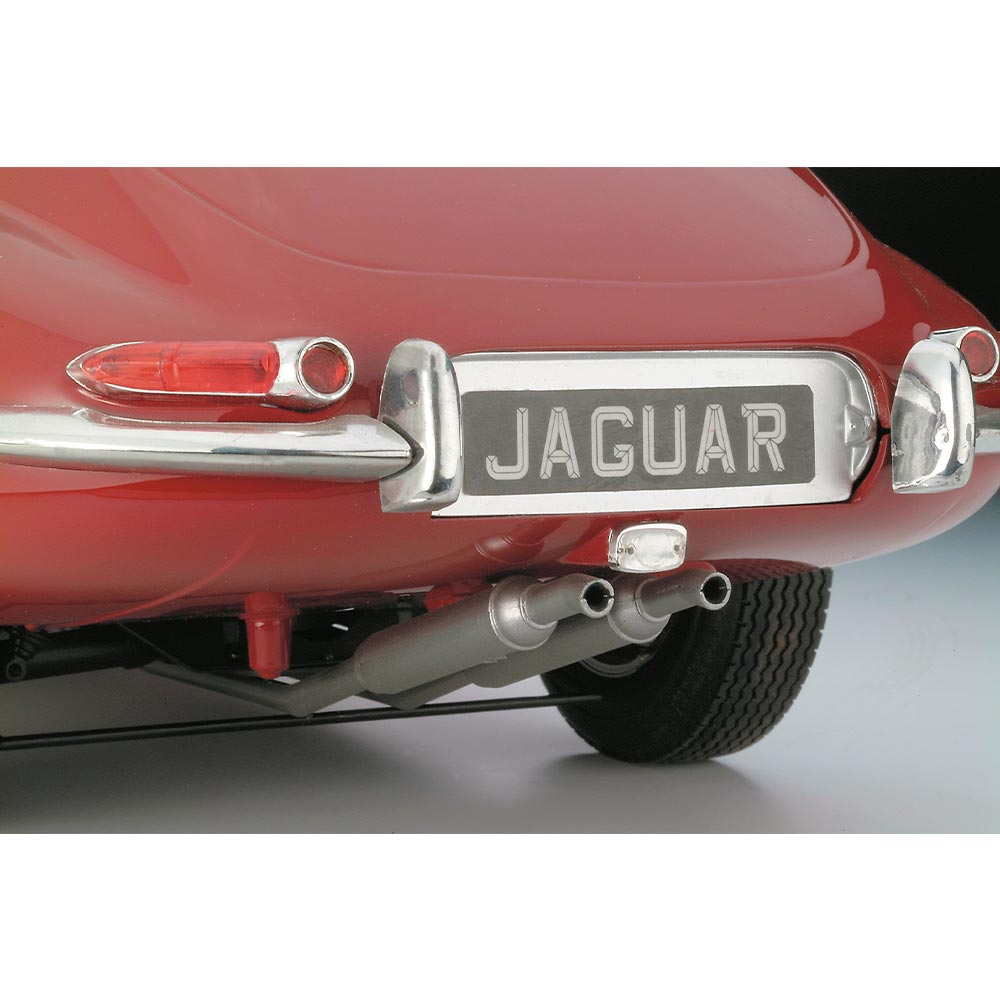 Revell 07717 Jaguar E-Type 1:8 Car Model Kit