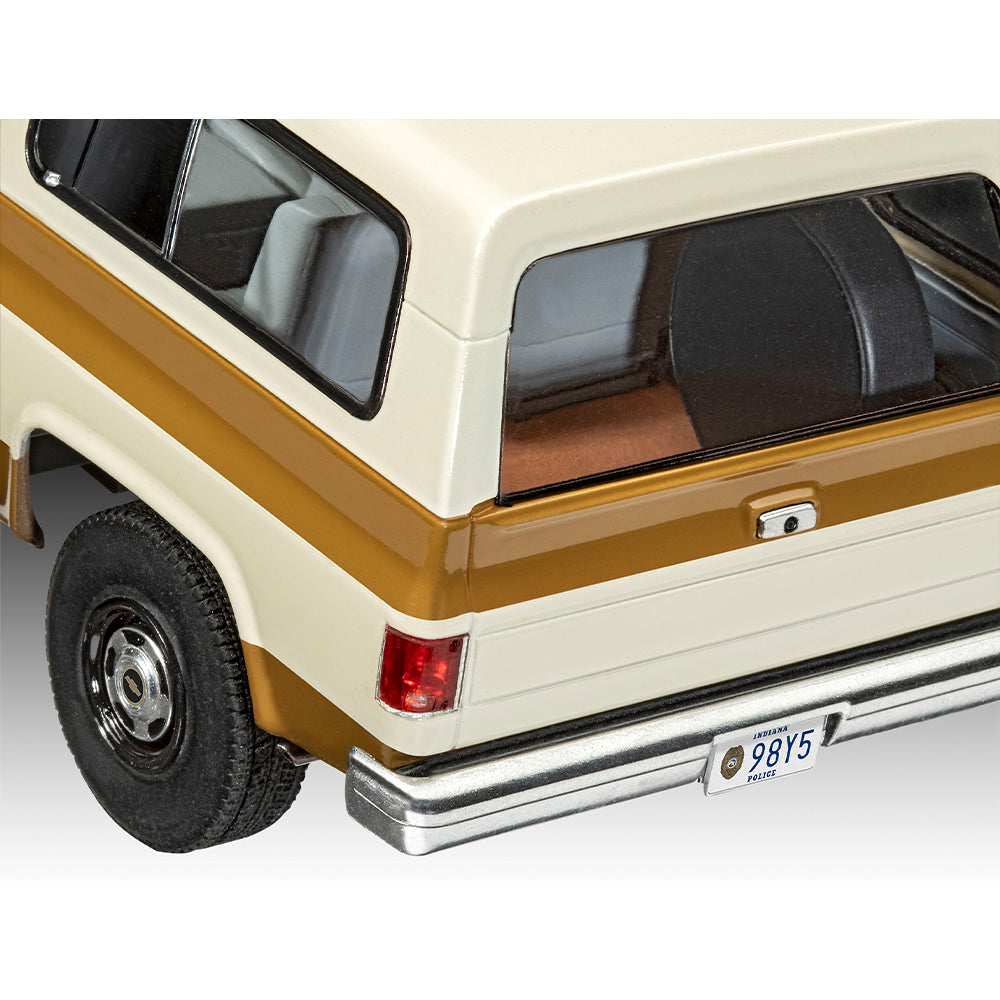 Revell 07724 1985 Chevrolet K5 Blazer: Stranger Things 1:25 Model Kit