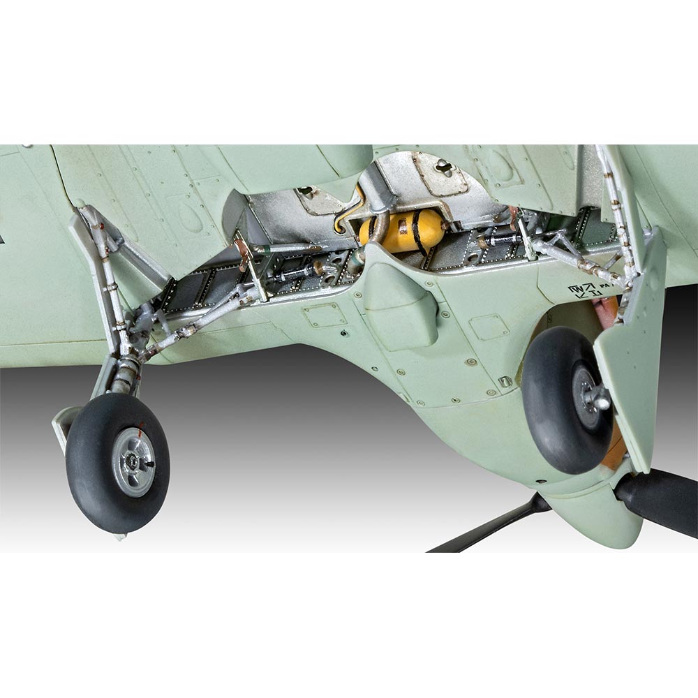 Revell 04968 Hawker Hurricane Mk IIb 1:32 Plane Model Kit