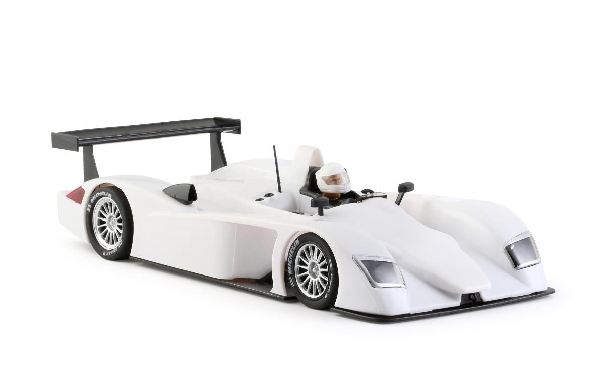 Slot It Audi R8 LMP (2000) Slot Car 1:32 White Kit W/Pre Assembled Painted Parts