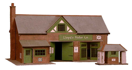 Superquick Country Garage with Petrol Pump Card Kit OO Gauge SQB32