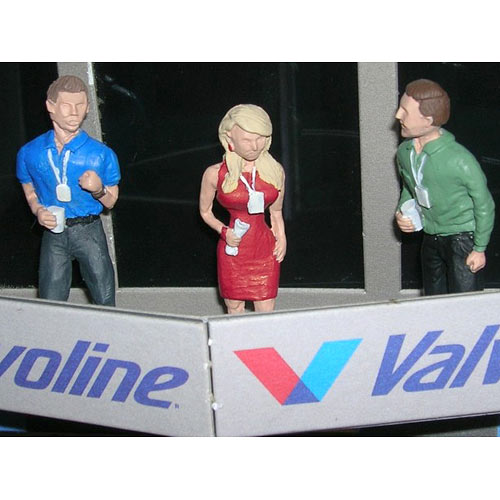 SLOT TRACK SCENICS Fig2 Corporate Guests Pack A 3 Vips - for Scalextric