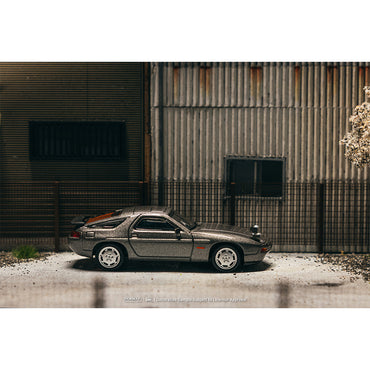 Tarmac Works Porsche 928 S4 Metallic Grey 1:64 Diecast Model 085