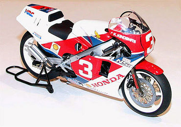 TAMIYA 14099  Honda NSR 500 Factory Colour 1:12 Bike Model Kit