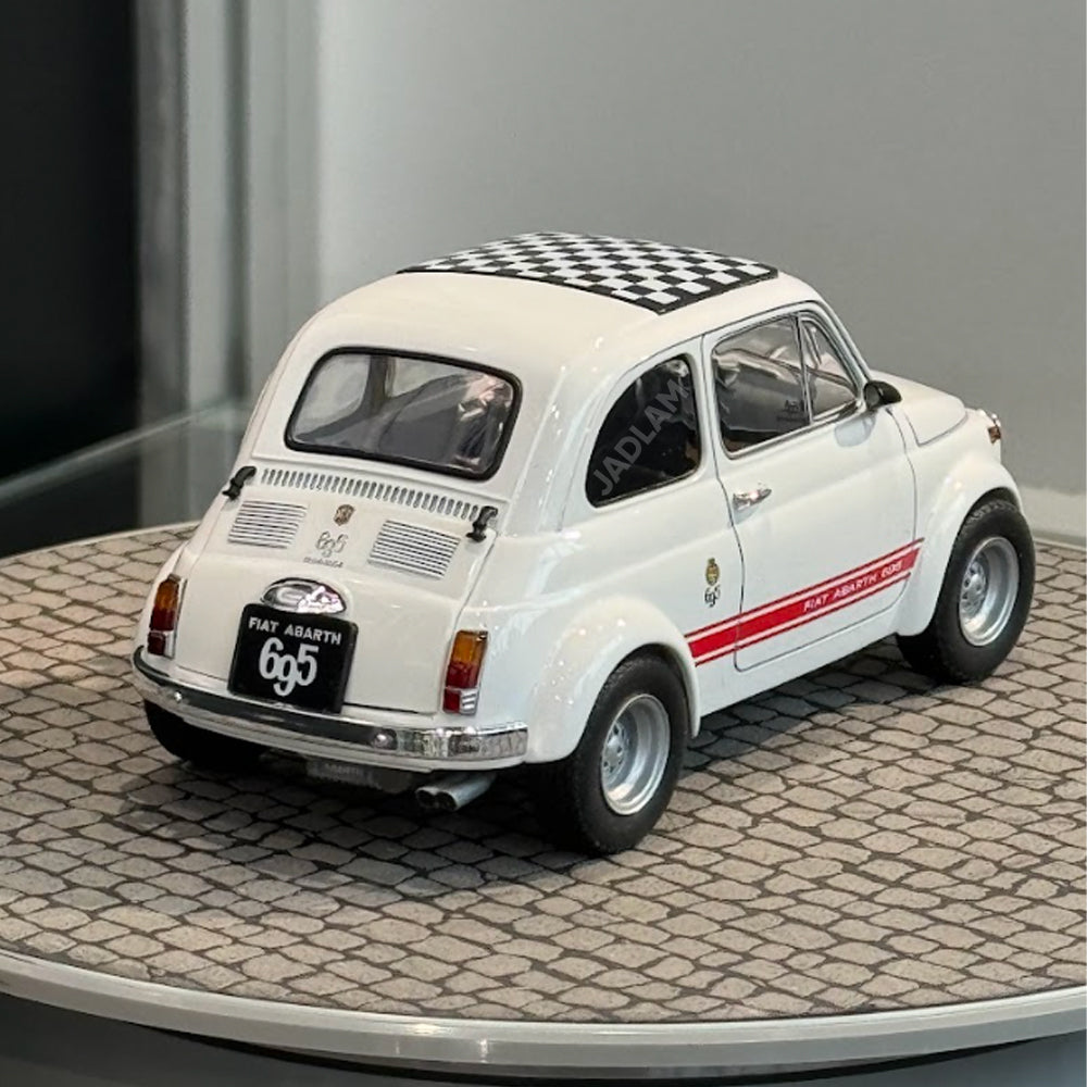 Tamiya 24173 Fiat Abarth 695 SS 1:24 Model Kit