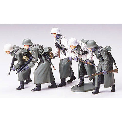 TAMIYA 35256 German Assault Infantry (Winter) 1:35 Military Model Kit