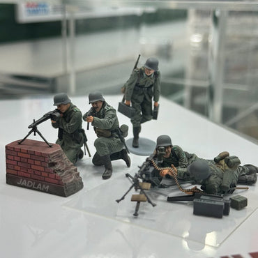 Tamiya 35386 German MG Team Mid-WWII 1:35 Model Kit