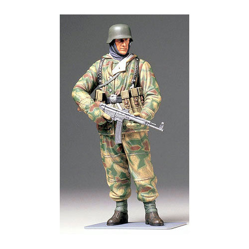 TAMIYA 36304 WWII German Infantryman 1:16 Military Model Kit