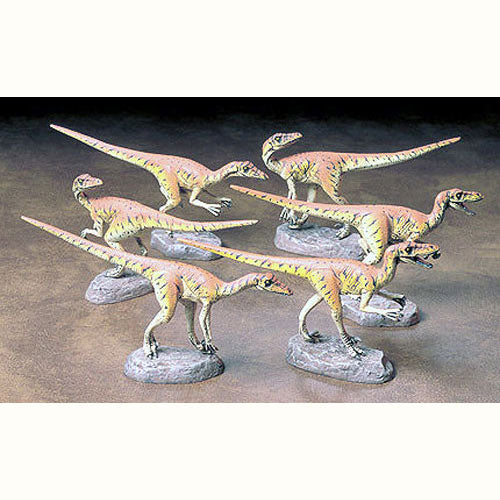 TAMIYA Dinosaurs 60105 Velociraptors Diorama Set 1:35