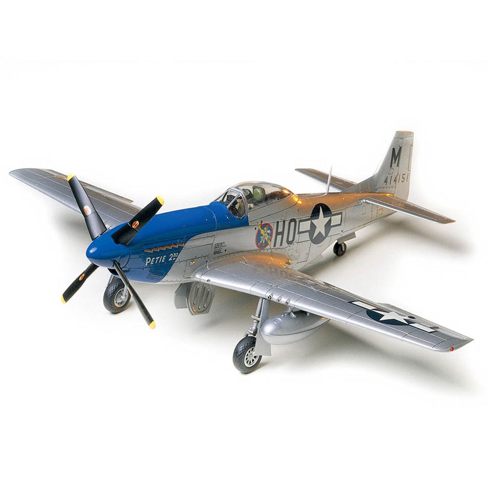TAMIYA 61040 N.A.P-51d Mustang 8th AF 1:48  Aircraft Model Kit