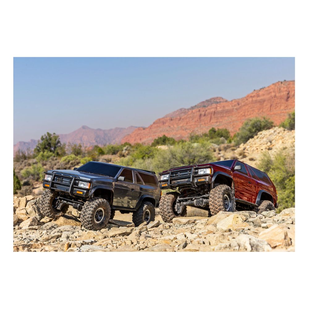Traxxas TRX-4 Nissan Pathfinder SE-V6 3S 4x4 RTR Clipless 1:10 Trail Crawler Car - Silver