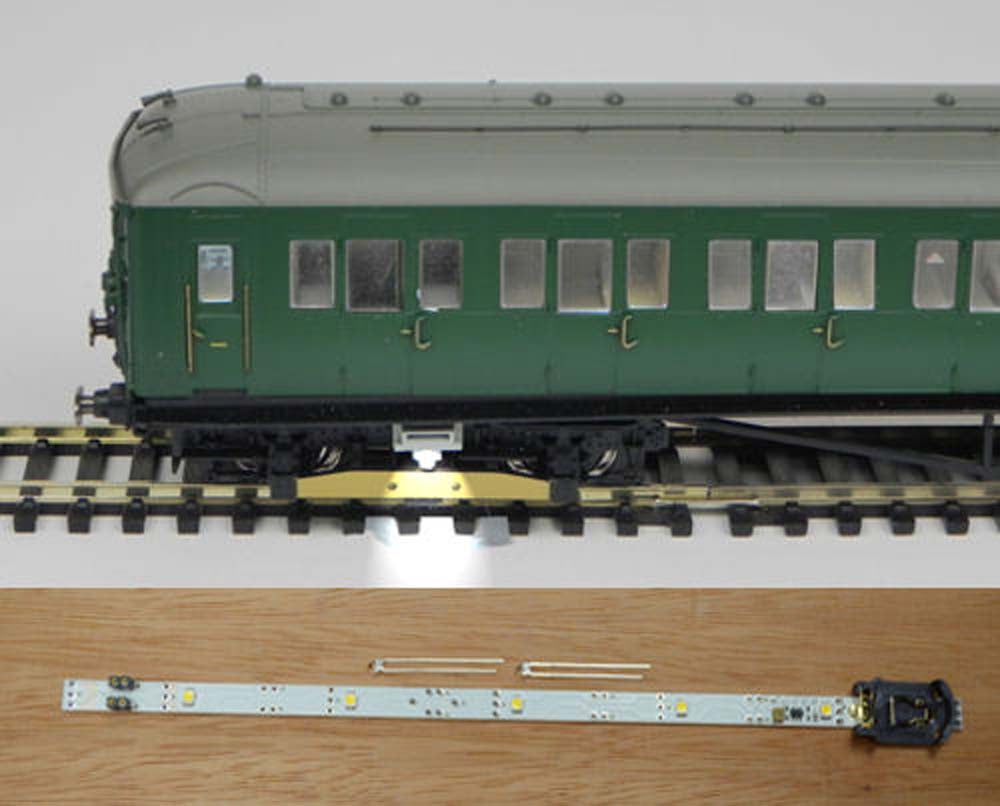 Train Tech Automatic Coach Lighting Multipack - Cool White B (2) HO/OO Gauge