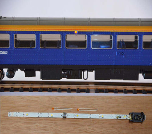 Train Tech Automatic Coach Lighting - Cool White/Amber Door HO/OO Gauge TTCL24